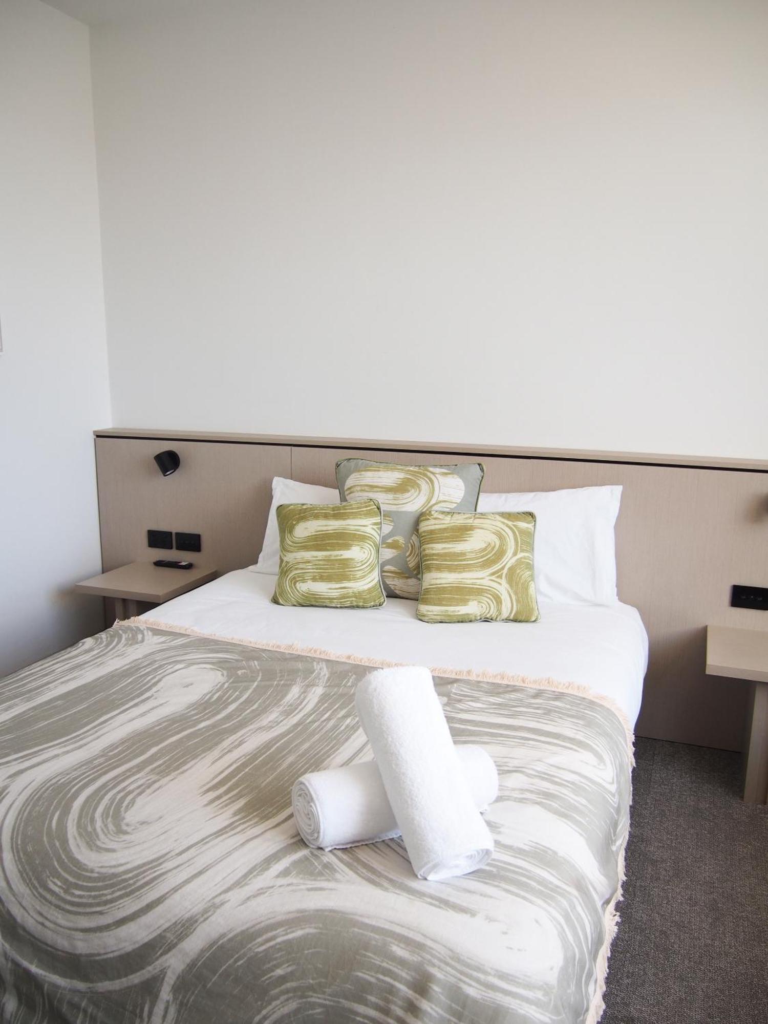 Barrys Beach Road Hotel Sydney Eksteriør bilde