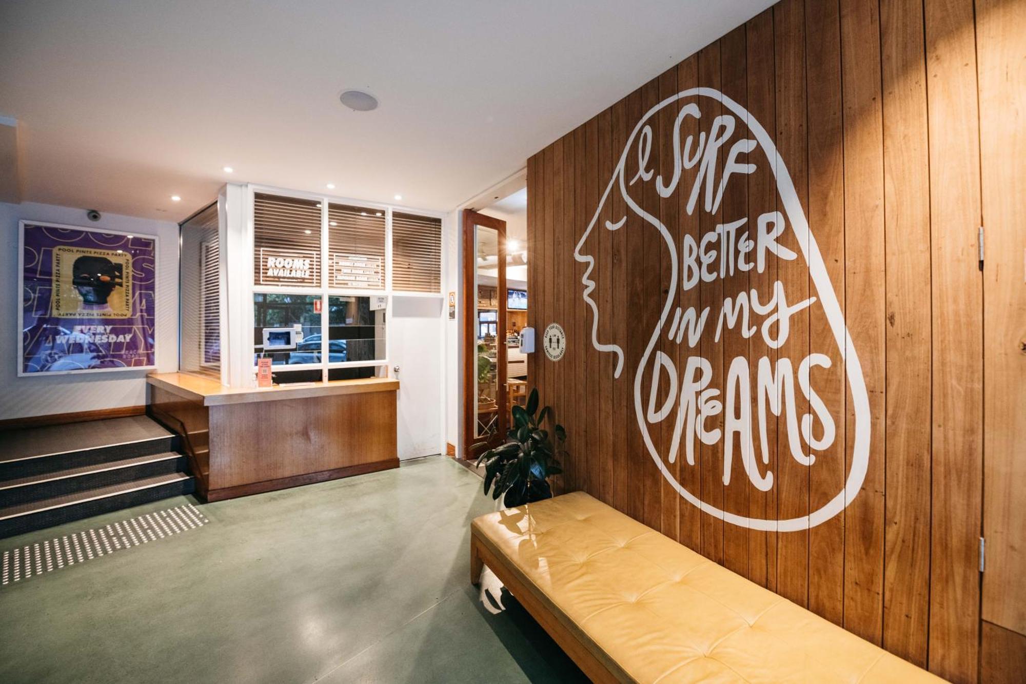Barrys Beach Road Hotel Sydney Eksteriør bilde